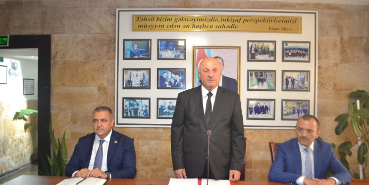 Mingəçevir şəhər İcra Hakimiyyətinin başçısı İlham İsmayılovun vətəndaşlarla növbəti səyyar görüşü may ayının 14-də Energetiklər yaşayış massivində olub.