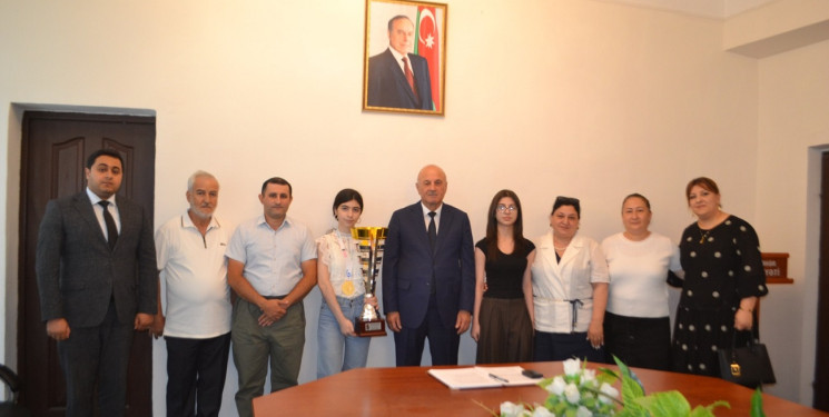 Təhsil və idman sahəsində uğur qazanan gənclərlə görüş